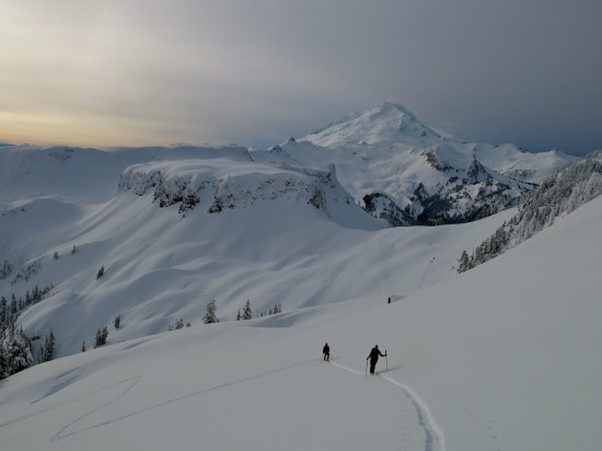 Skinning up to Mazama Bowl